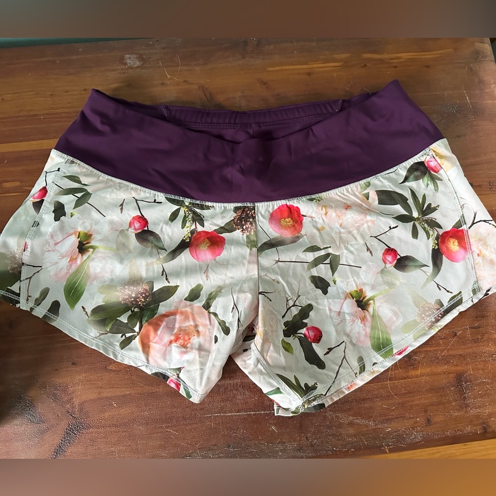Oiselle Roga Shorts Regular length size 6
